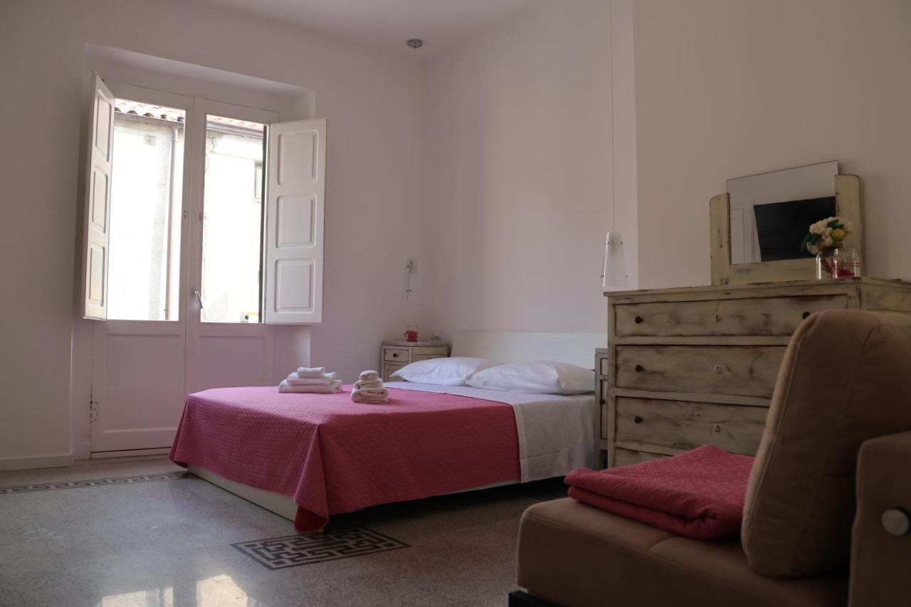 Hotel Il Borgo Civ.15 à Paola Extérieur photo