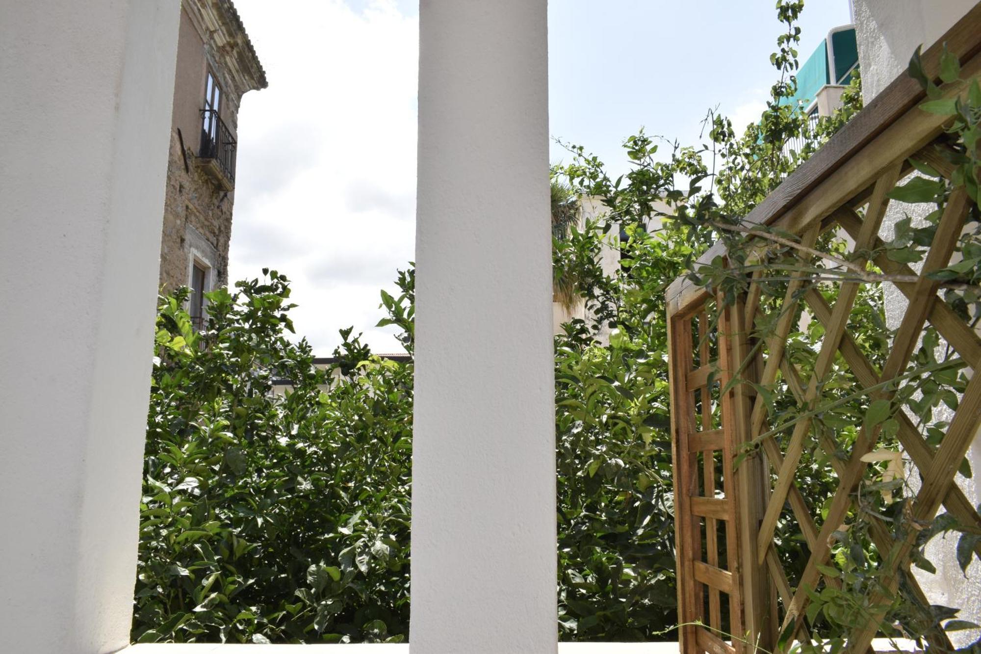 Hotel Il Borgo Civ.15 à Paola Extérieur photo